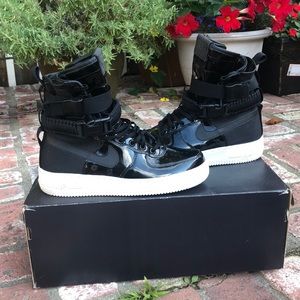 Nike Women’s SF Air Force 1 SE PRM